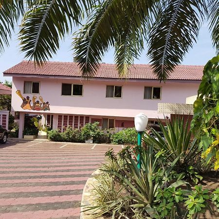 Royal Basin Resort Kumasi Exteriör bild
