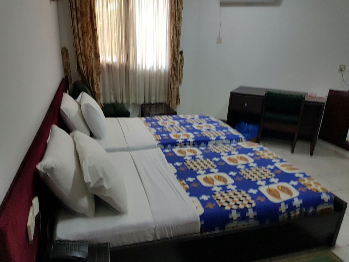 Royal Basin Resort Kumasi Exteriör bild