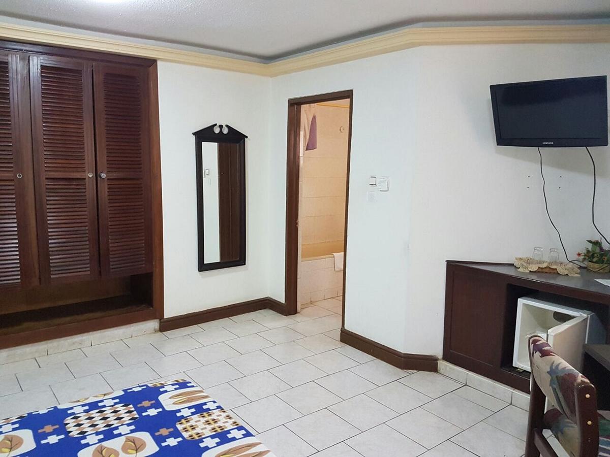 Royal Basin Resort Kumasi Exteriör bild